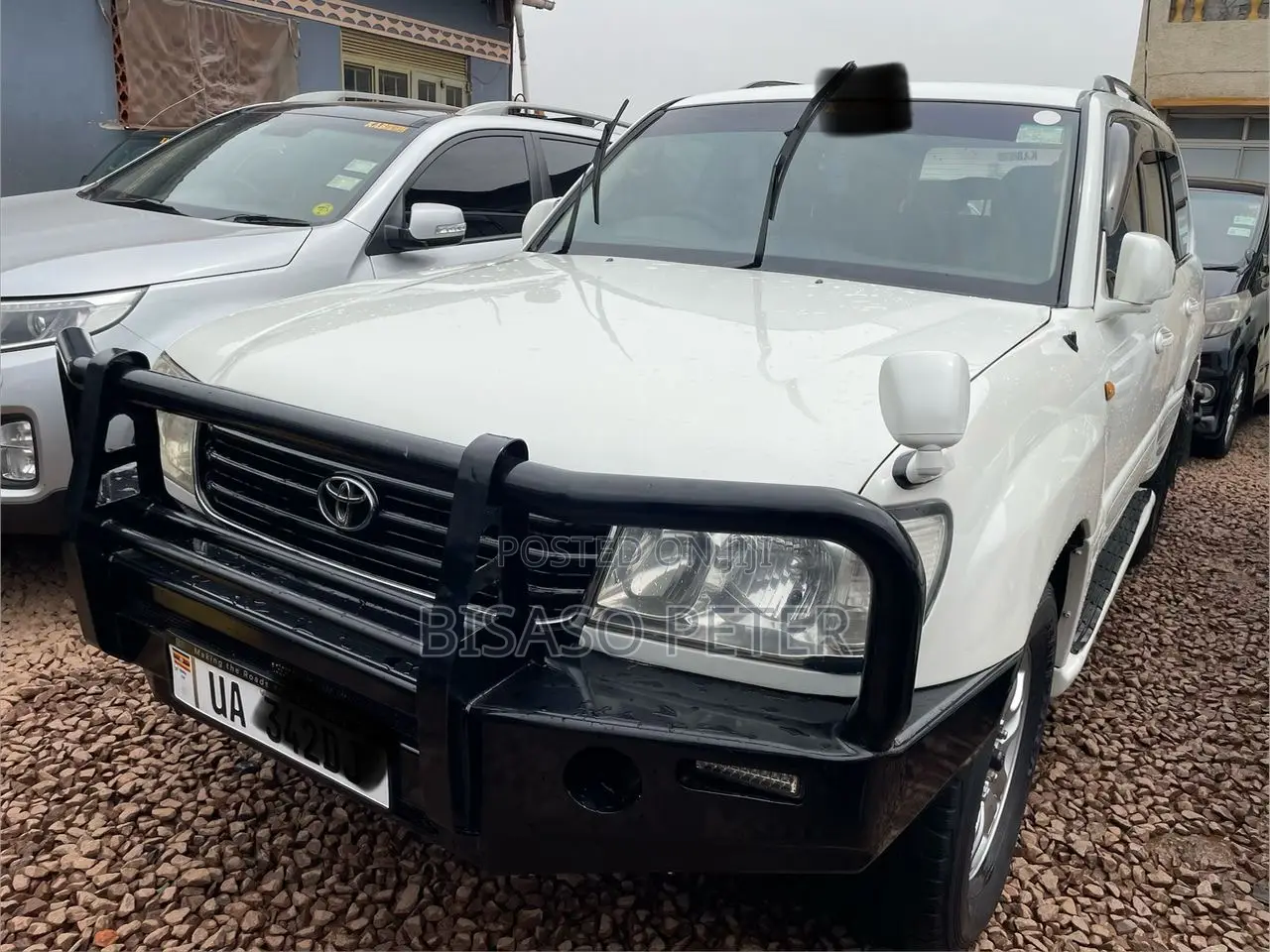 Toyota Land Cruiser 2005 White