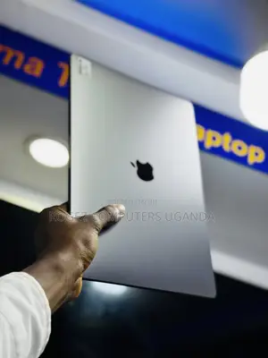 New Laptop Apple MacBook Pro 2020 M1 16GB Apple M1 Pro SSD 256GB