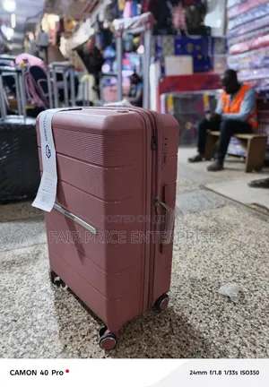 Good Paten Plastic Suitcase. Large Size. Rose Gold Color