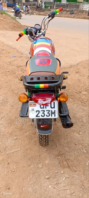 Bajaj CT 125X 2025 Red