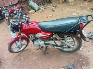 TVS HLX 125 2025 Red