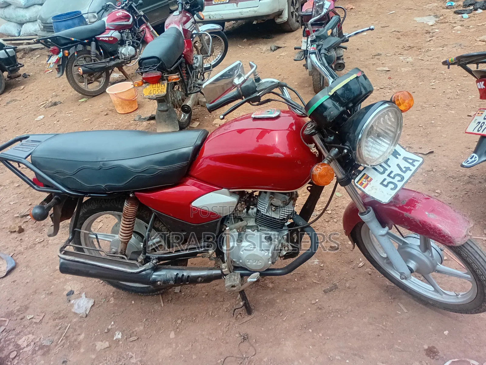 TVS HLX 125 2025 Red