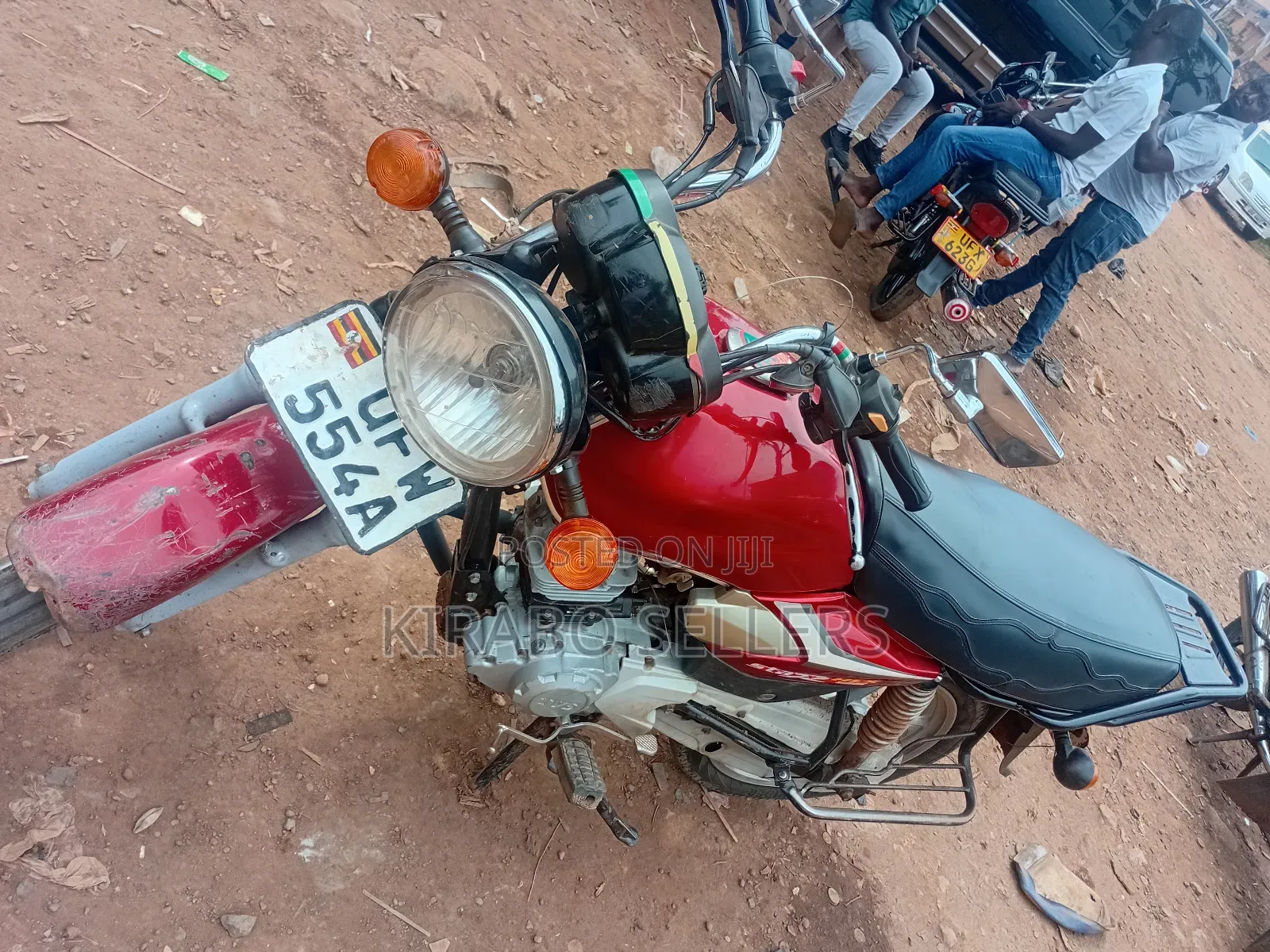TVS HLX 125 2025 Red