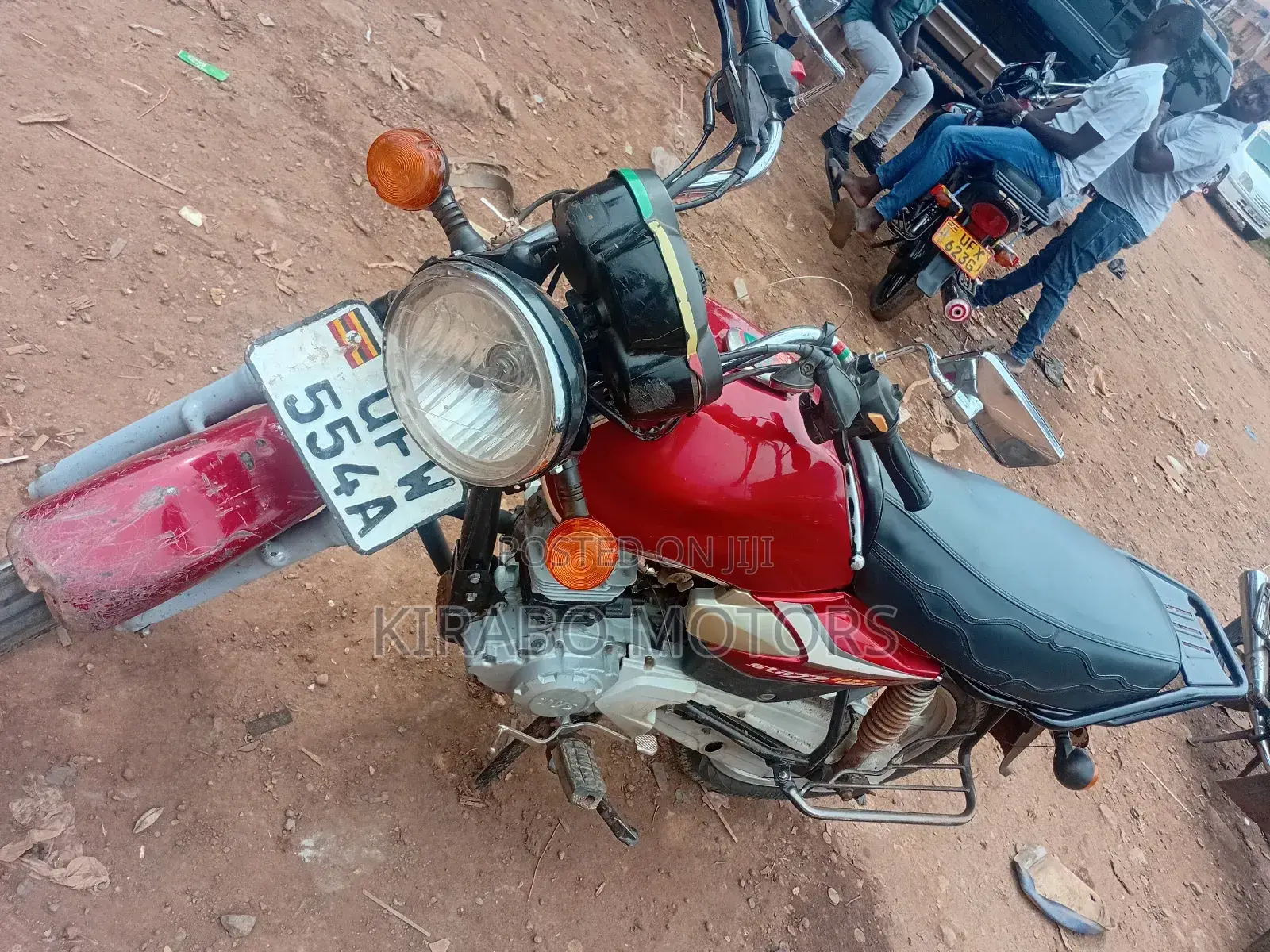 TVS HLX 125 2025 Red