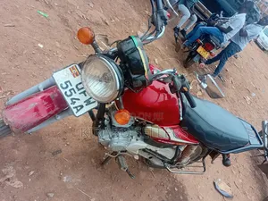 TVS HLX 125 2025 Red