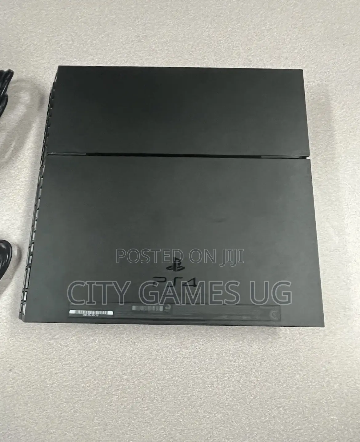 Sony Playstation 4 500gb Jetblack Console- Two Controllers and Cables