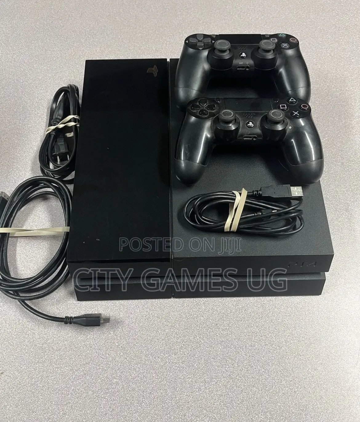 Sony Playstation 4 500gb Jetblack Console- Two Controllers and Cables