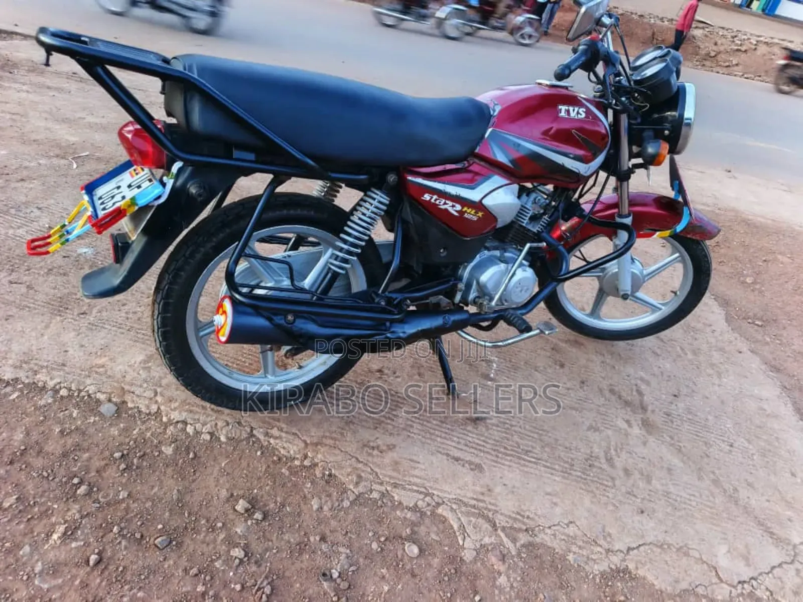 TVS HLX 125 2025 Red