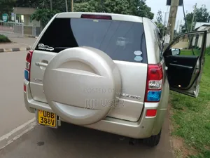 Suzuki Escudo 2006 Gold