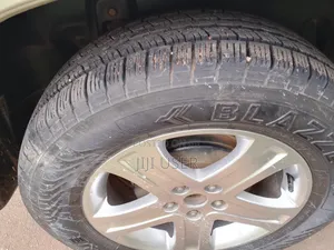 Suzuki Escudo 2006 Gold