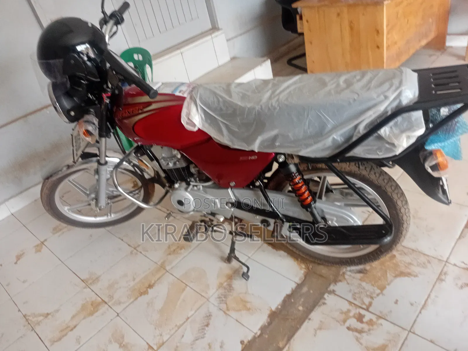 New Bajaj Boxer 100 2025 Red
