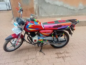 Bajaj CT 125X 2025 Red