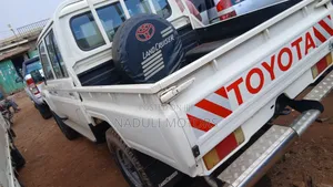 Toyota Land Cruiser 2015 White