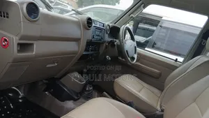 Toyota Land Cruiser 2015 White
