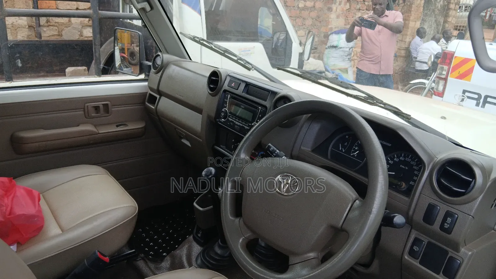 Toyota Land Cruiser 2015 White