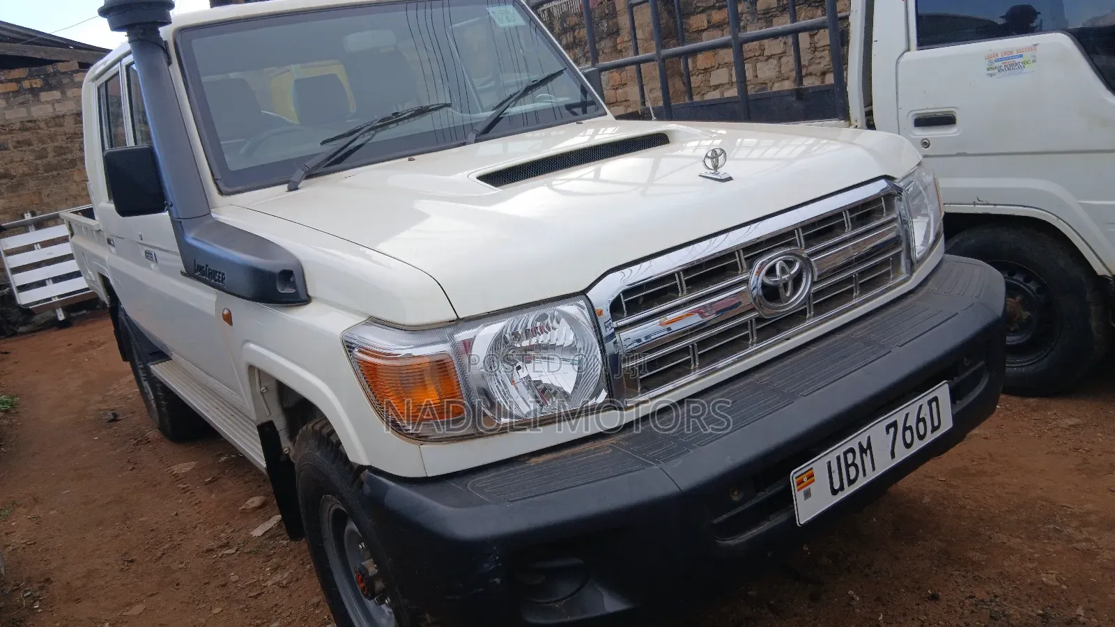 Toyota Land Cruiser 2015 White