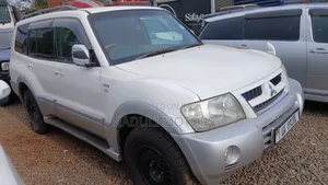Mitsubishi Pajero 2010 White