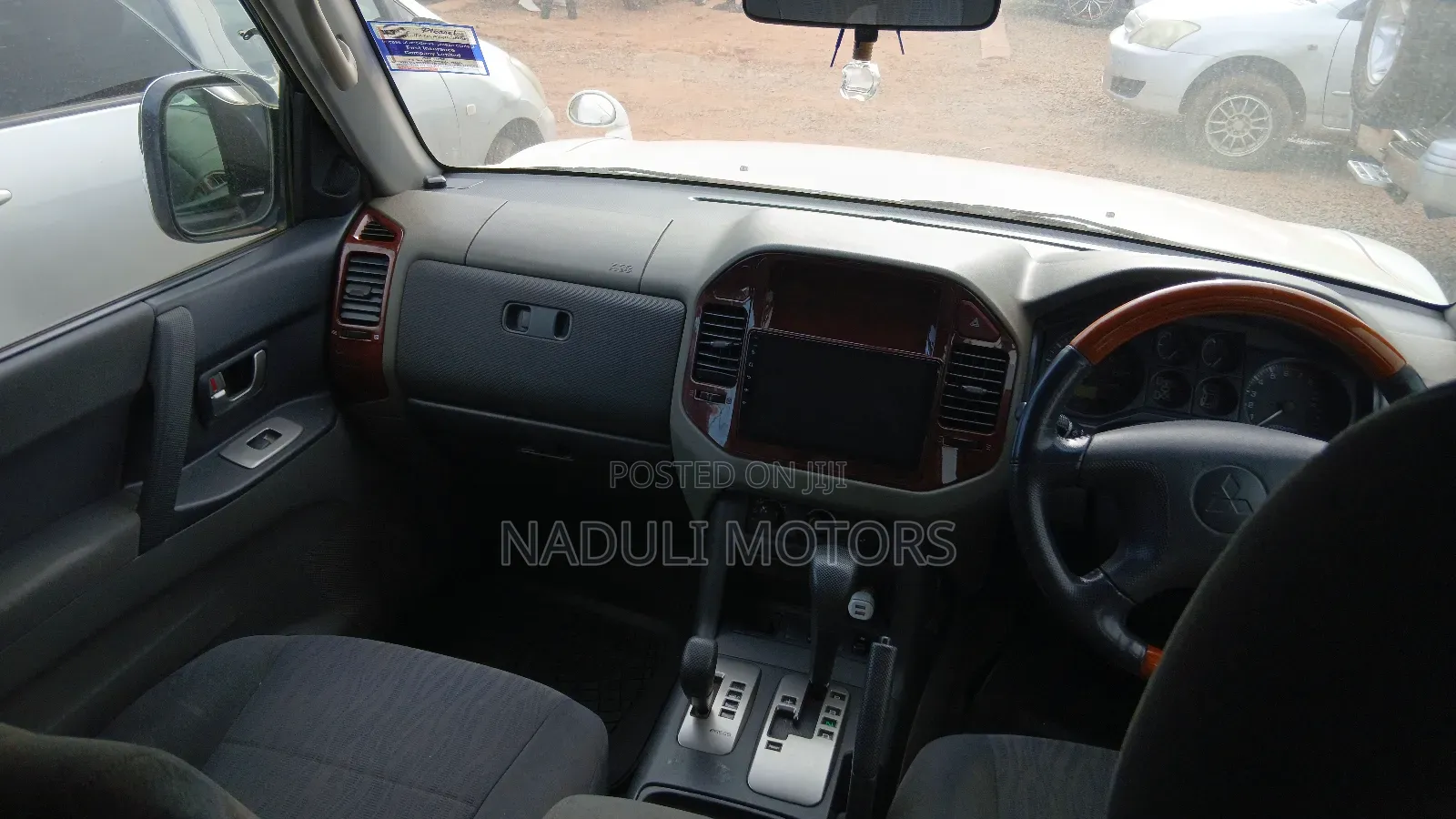 Mitsubishi Pajero 2010 White