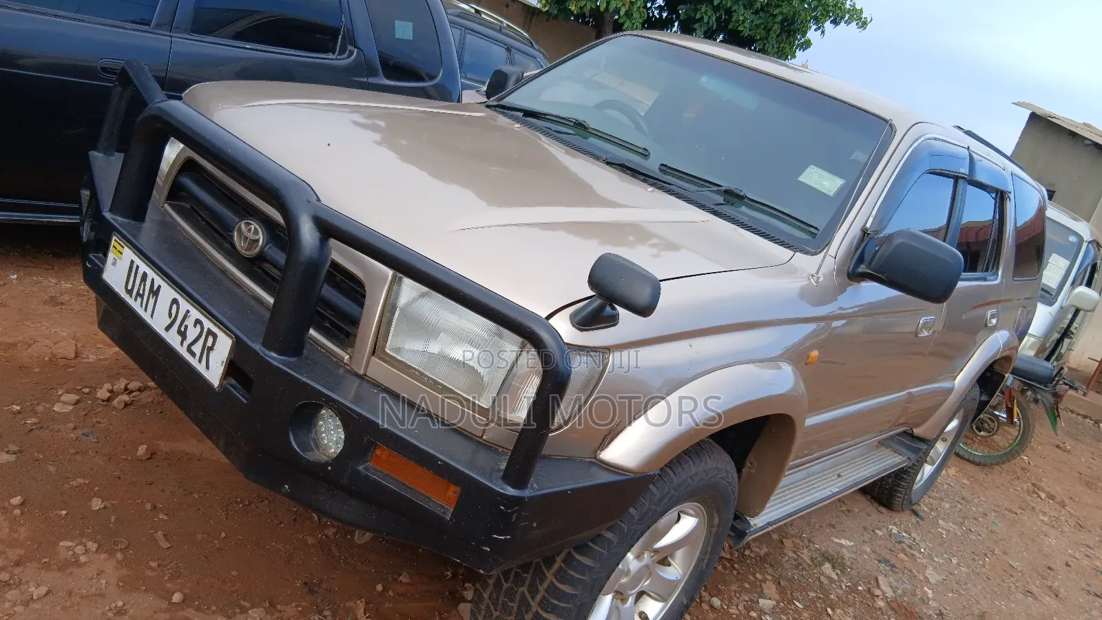Toyota Hilux Surf 2005 Gold
