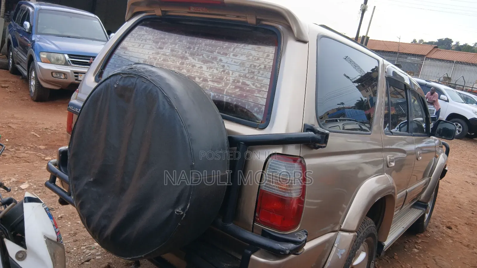 Toyota Hilux Surf 2005 Gold