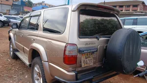 Toyota Hilux Surf 2005 Gold