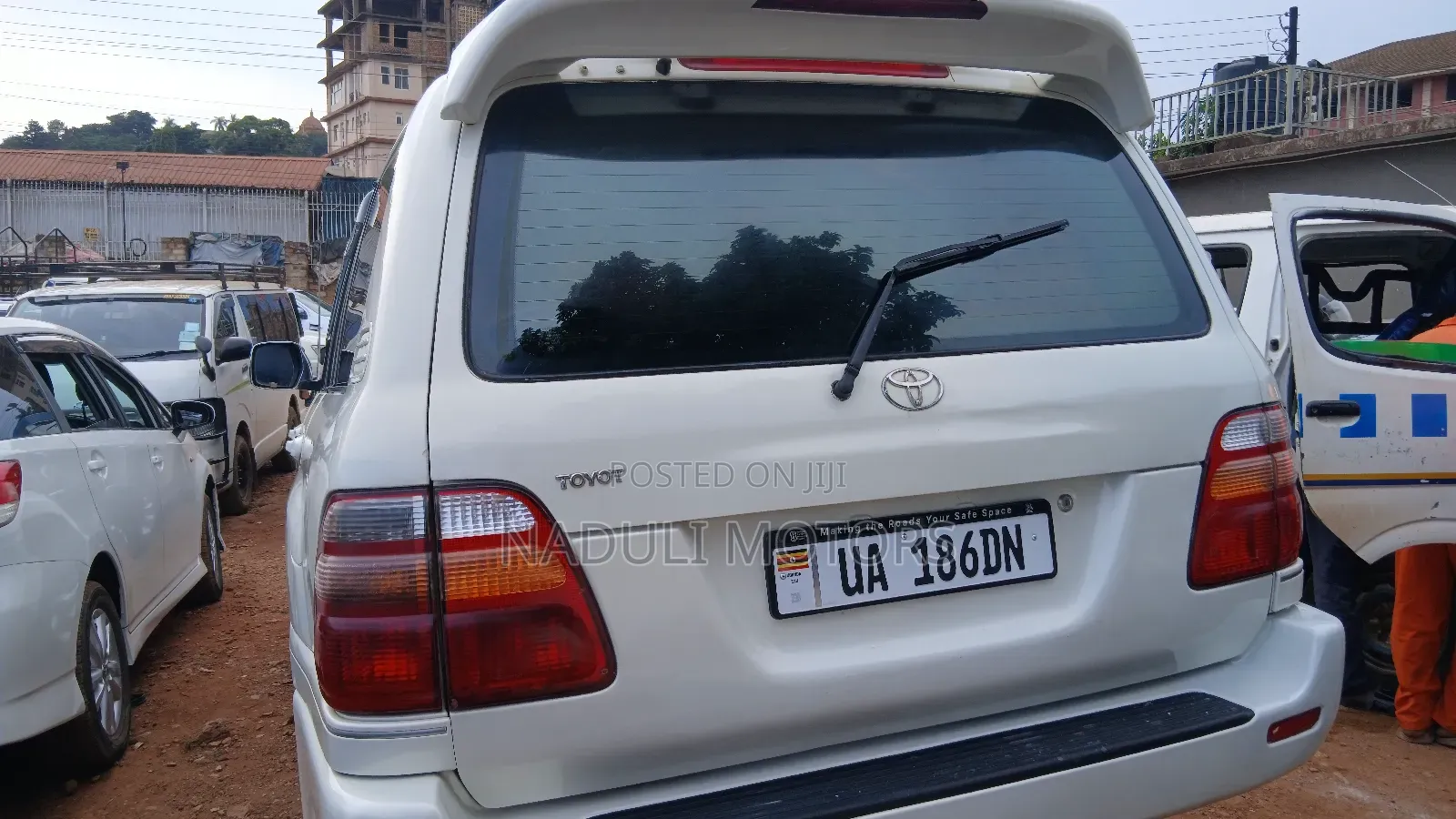 Toyota Land Cruiser 2007 White