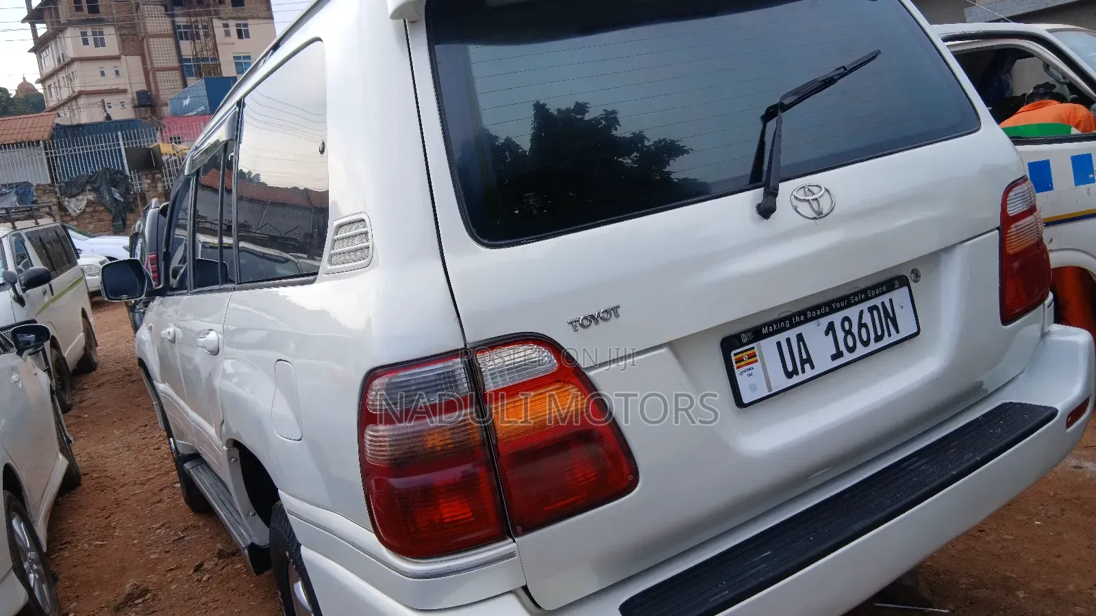 Toyota Land Cruiser 2007 White