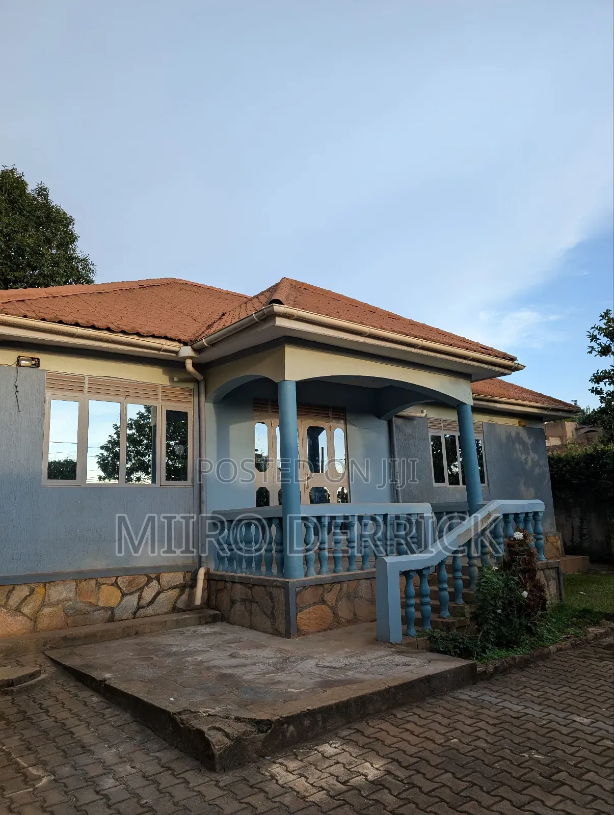4bdrm House in Seguku Katale, Central Division for sale