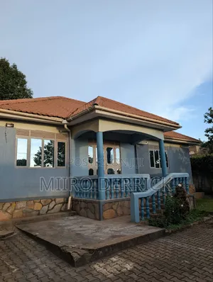 4bdrm House in Seguku Katale, Central Division for sale
