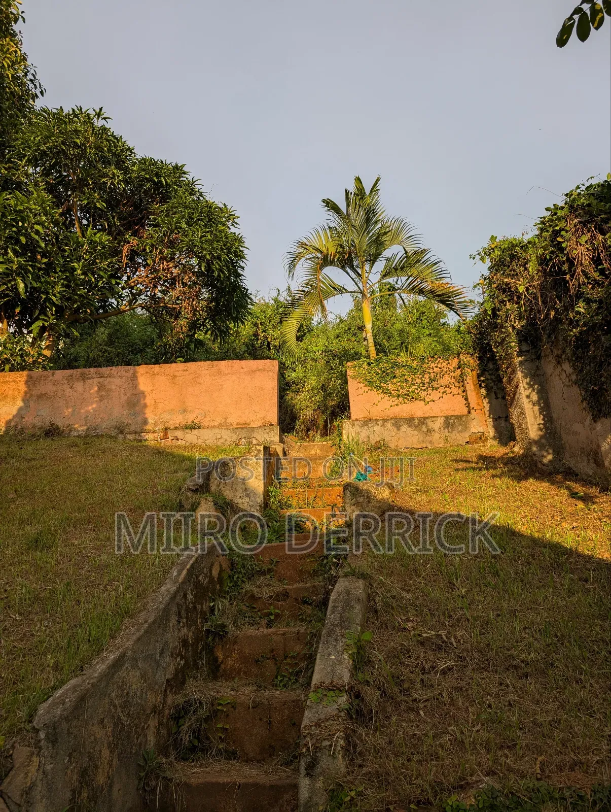 4bdrm House in Seguku Katale, Central Division for sale
