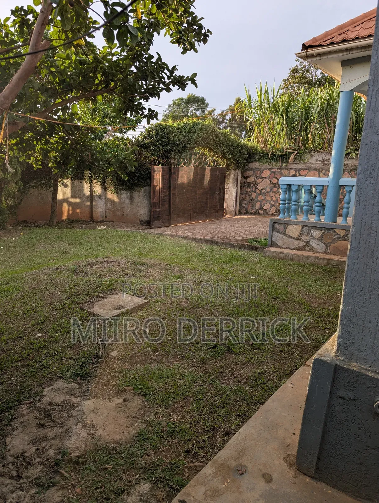 4bdrm House in Seguku Katale, Central Division for sale