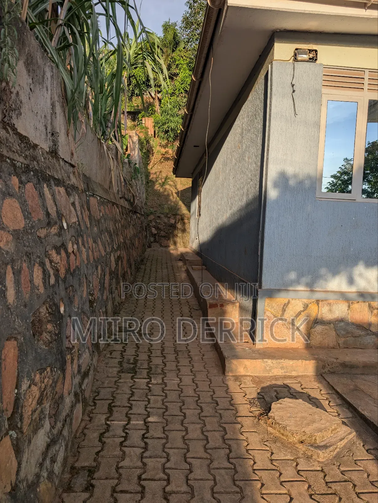 4bdrm House in Seguku Katale, Central Division for sale