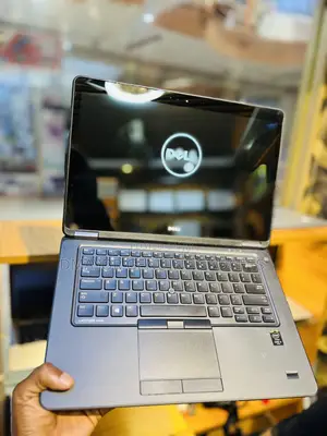 Laptop Dell Latitude 5450 8GB Intel Core i5 SSD 256GB