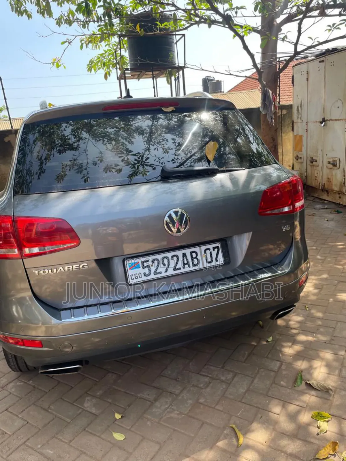 Volkswagen Touareg VR6 Lux 2011 Gray