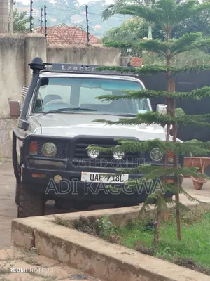 Toyota Land Cruiser 80 Wagon 1990 Gray