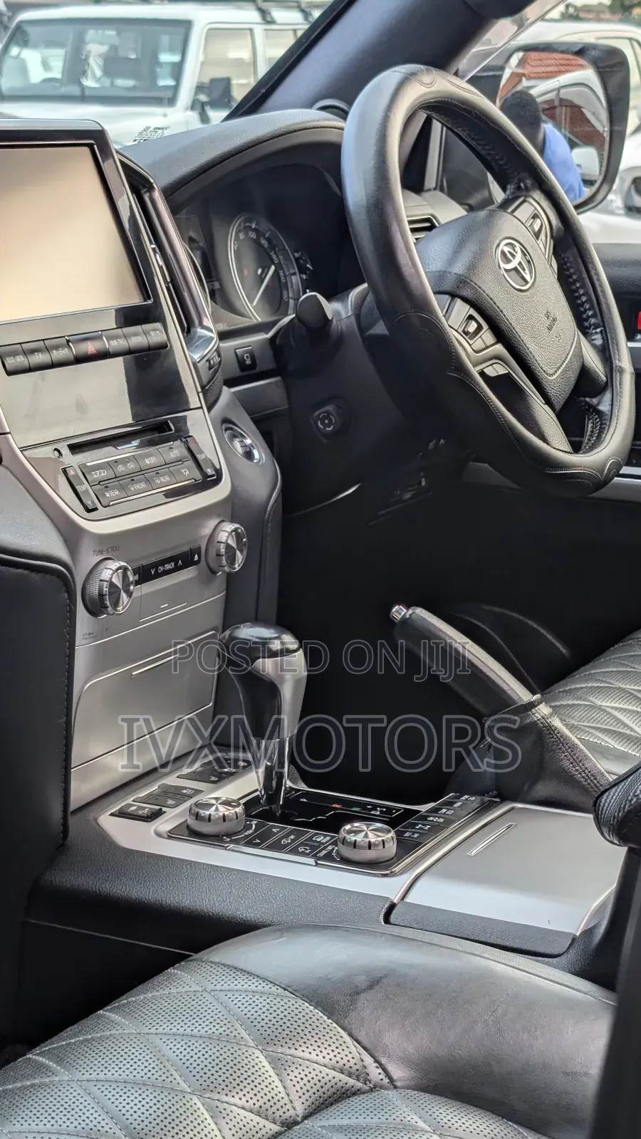 Toyota Land Cruiser 4.6 V8 ZX 2016 Black