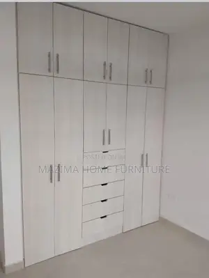 Wardrobe Inbuilt/Wardrobes at 2"