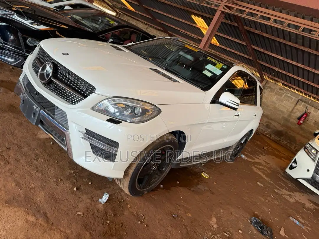 Mercedes-Benz M Class ML350 4dr SUV (3.5L 6cyl 7A) 2014 White