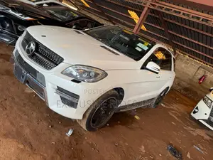 Mercedes-Benz M Class ML350 4dr SUV (3.5L 6cyl 7A) 2014 White