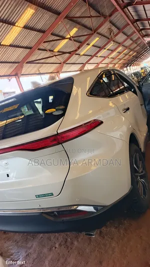 Toyota Harrier 2.0 4WD 2021 White