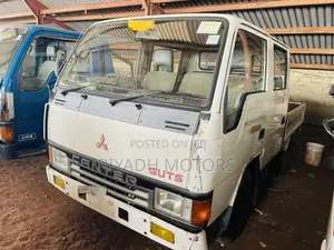 Canter Double Cabin Short