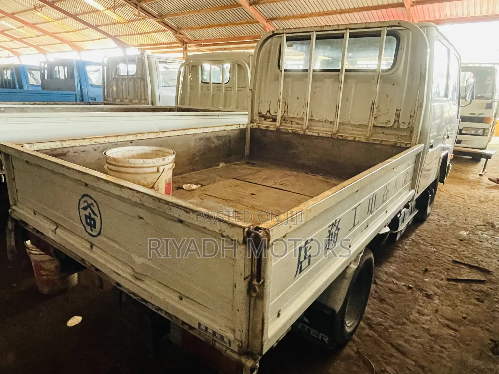 Canter Double Cabin Short