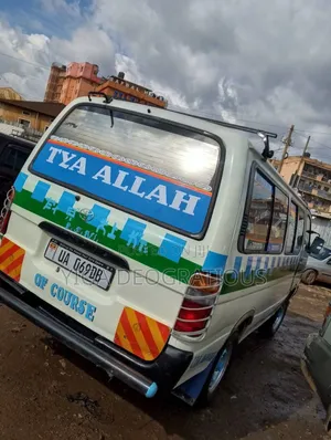 Toyota Grand HiAce 2006 White