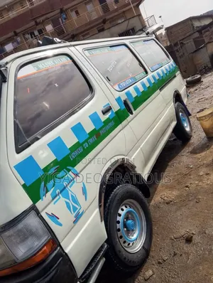 Toyota Grand HiAce 2006 White