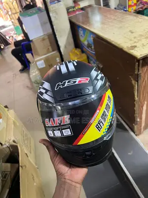 Hs2 Motorcycle Helmet(Anti-fog High Definition)