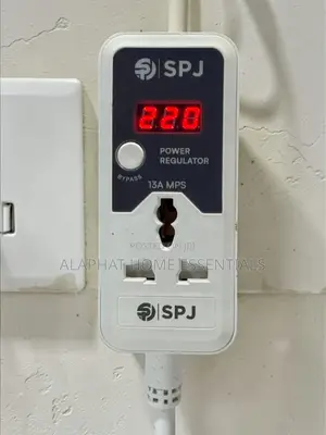 Spj 13 Amp Digital Power Regulator / Power Guard.