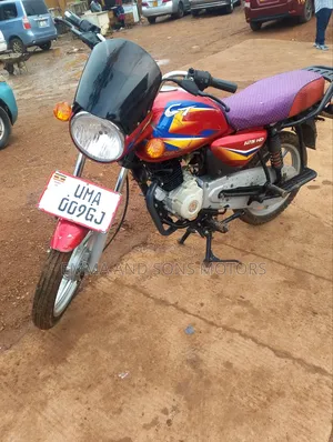 Bajaj Boxer 125 2025 Red