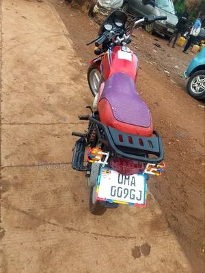 Bajaj Boxer 125 2025 Red