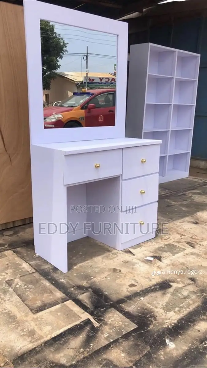 Dressing Mirror Table