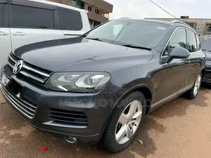 Volkswagen Touareg 2013 Gray